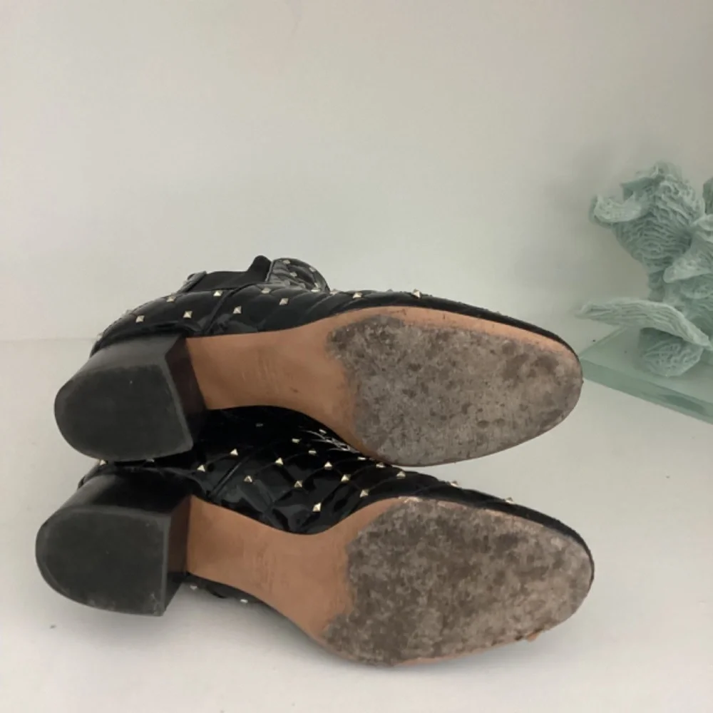 Valentino Rockstud Accents Patent Leather Chelsea Ankle boots 37 7
